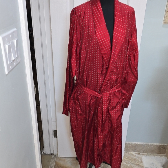 Vintage Red Robe - Picture 2 of 12